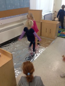 The children decided to create a skating rink in our classeoom 