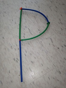 More straw connector creations! This time it's the letter 'p'. What sound does the letter 'p' make?